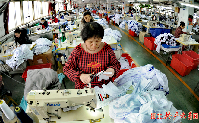 河北磁县：“小”童装撑起富民“大”产业